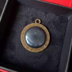 Ambachtelijke Bronzen Ketting met een Harssteen
