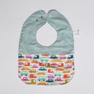 Babyslabbetje – Geruit Comfort met Auto Patroon
