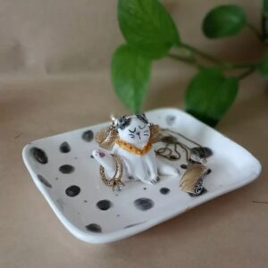 Charmante keramische sieradenhouder met elegant kattenontwerp