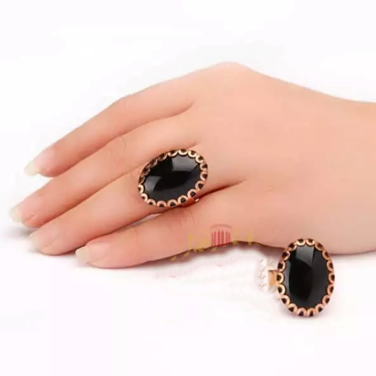 Chique Koperen Ring met Diepzwarte Steen