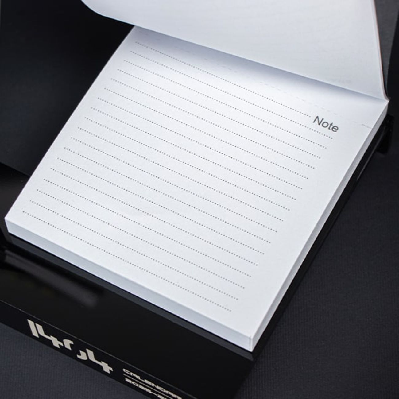 Bureaukalender voor het jaar 1404 met notitieboek, Yona-model