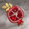 Handgeborduurde Broche – Granaatappel met Gouden Blad