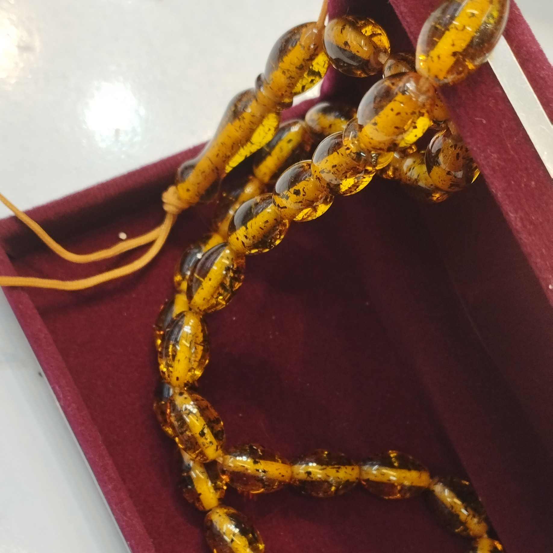 Islamitische Amber Celine Rozenkrans met 33 Gebedskralen Tasbih Glitterpatroon