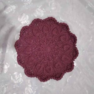 Macramé Placemat Crimson Blossom – Ingewikkeld Bloemmotief