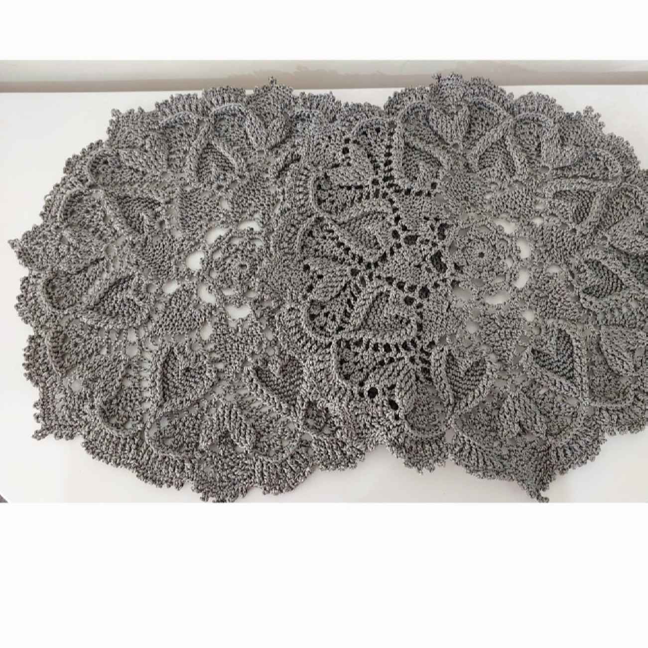 Macramé Placemat Grijs Bloemenkant – Handgemaakt Kleedje