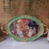 Polyresin Dienblad – Klassieke Scene & Sierlijk Groen Frame