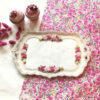 Polyresin Dienblad – Delicaat Bloemen & Golvende Rand Ontwerp