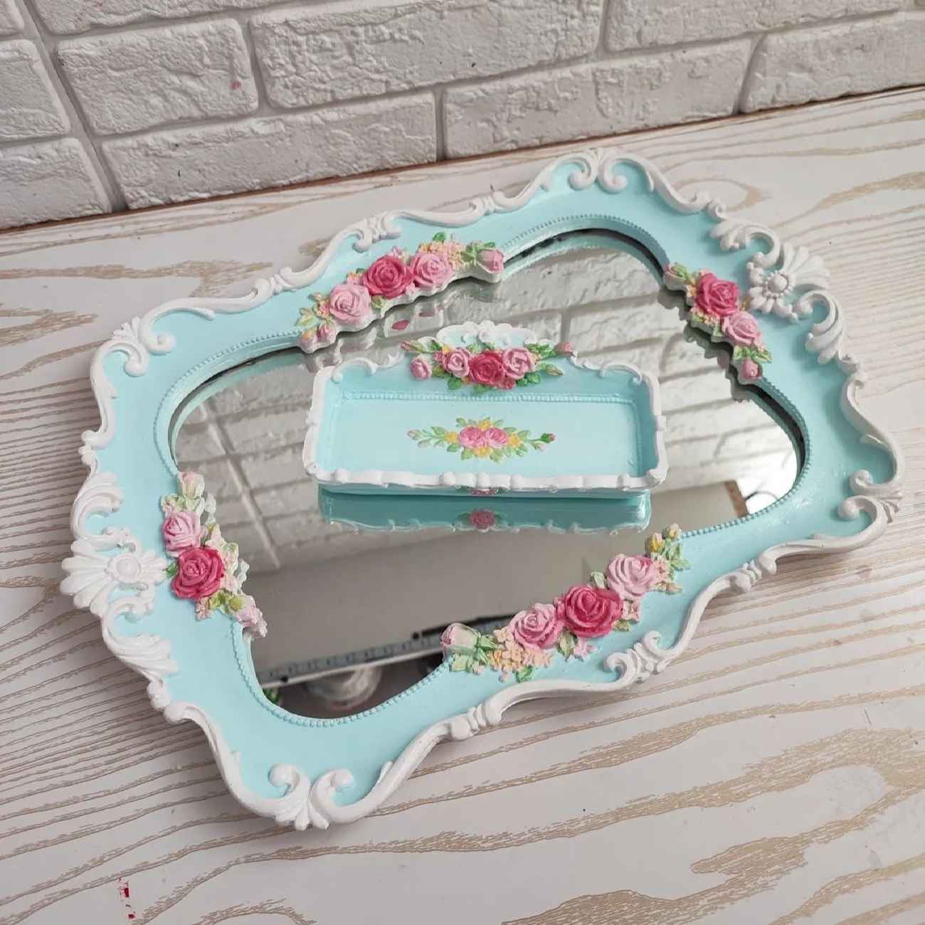 Polyresin Dienblad – Sierlijke Accenten & Spiegelafwerking Blauw