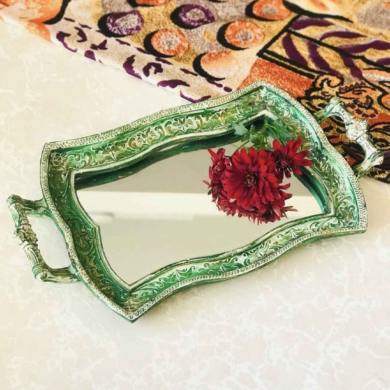 Polyresin Dienblad – Sierlijke Accenten & Spiegelafwerking Groen