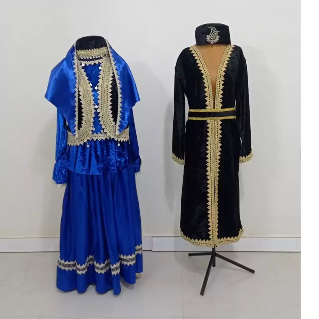 Qajar Kleding – Traditioneel Iraans Kostuum – Geborduurd