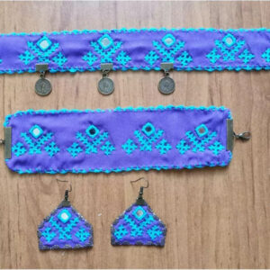 Stijlvolle geborduurde sieradenset armband, ketting & oorbel combinatie