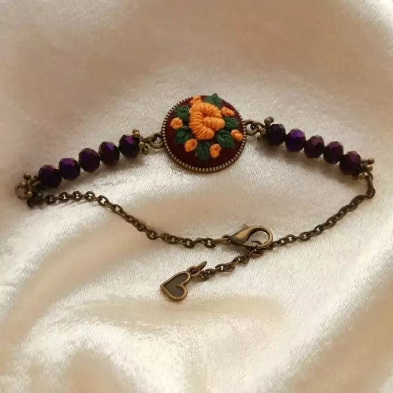 Geborduurd Sieradenset Rood – Inclusief Haarclips