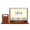 Houten Bureaukalender voor het Jaar 1404 met Telefoonhouder – Stijlvol & Functioneel