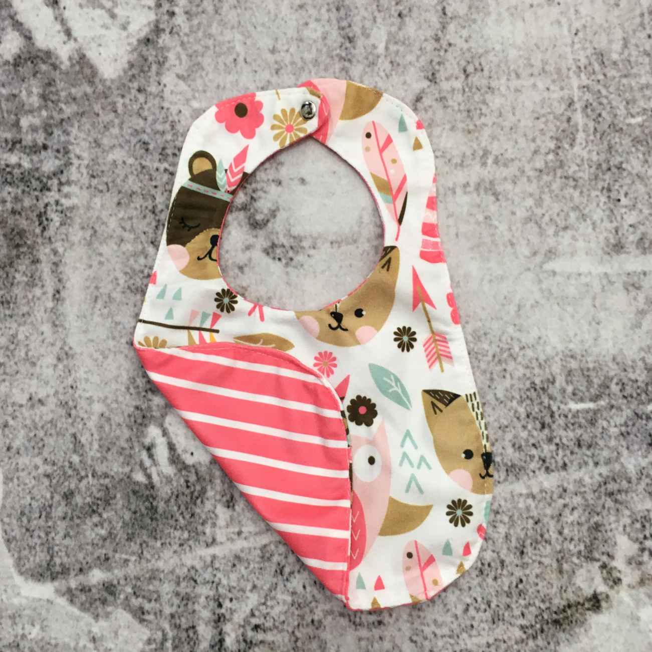 Baby slab bosdier met veer- en bloemdetail Wit