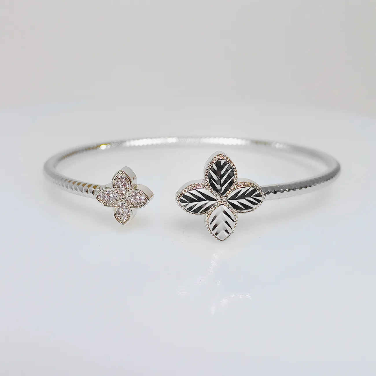 Zilveren Manchet Armband – Bloem Design