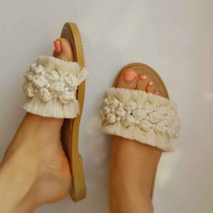 Boho Indoor Macramé Sandal – Melkachtig met Parels