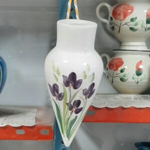 Keramische kegelvormige wandvaas – bloemmotief (hoogte 25 cm)