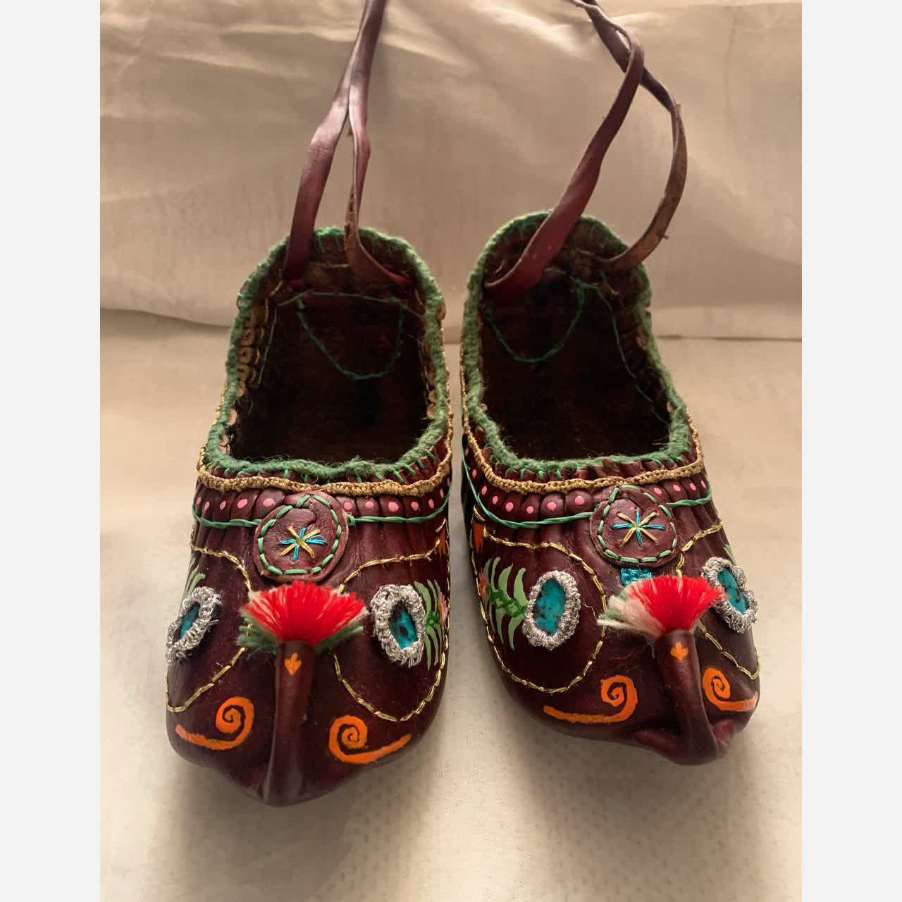 Charoogh Tradities – Ambachtelijke Perzische Slippers