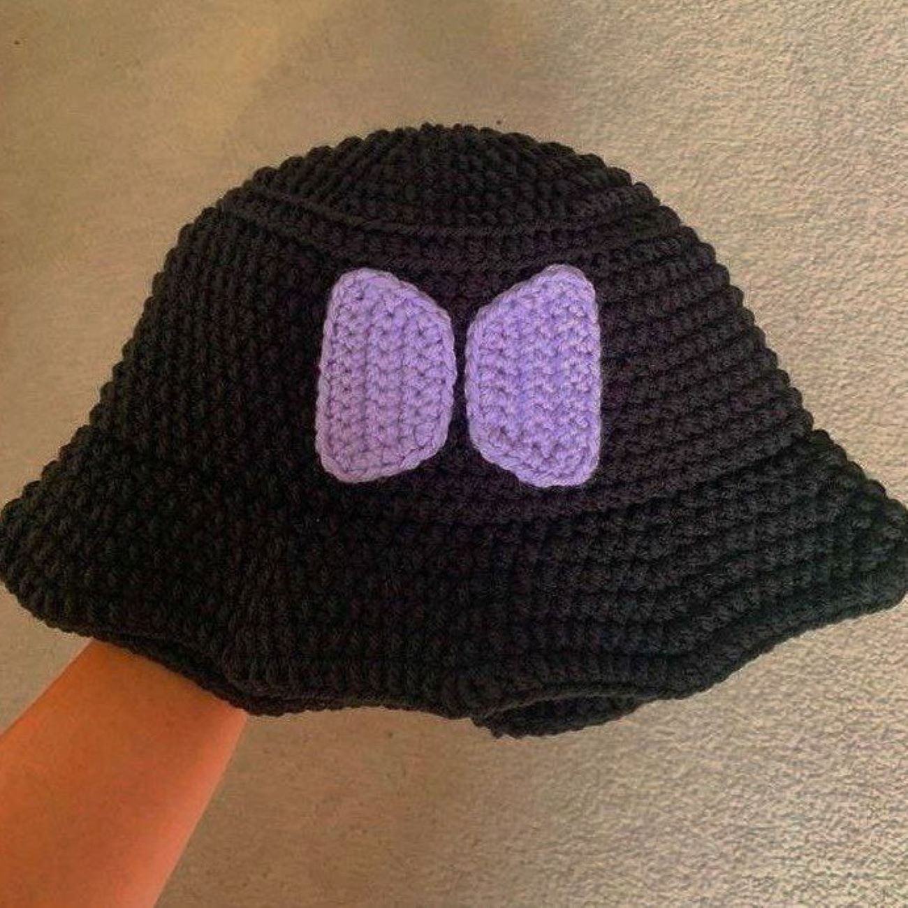 Gezellige Gehaakte Bucket Hat met Vrolijk Strikpatroon