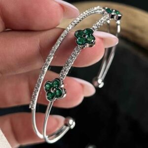 Elegante Van Cleef stijl armband met kleurrijke edelstenen