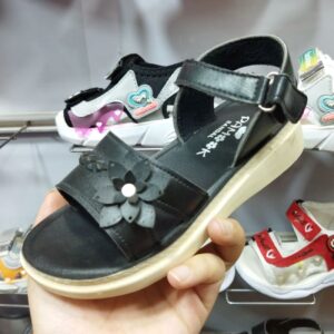 Modieuze Kindersandalen – Bloemdesign & Klittenband