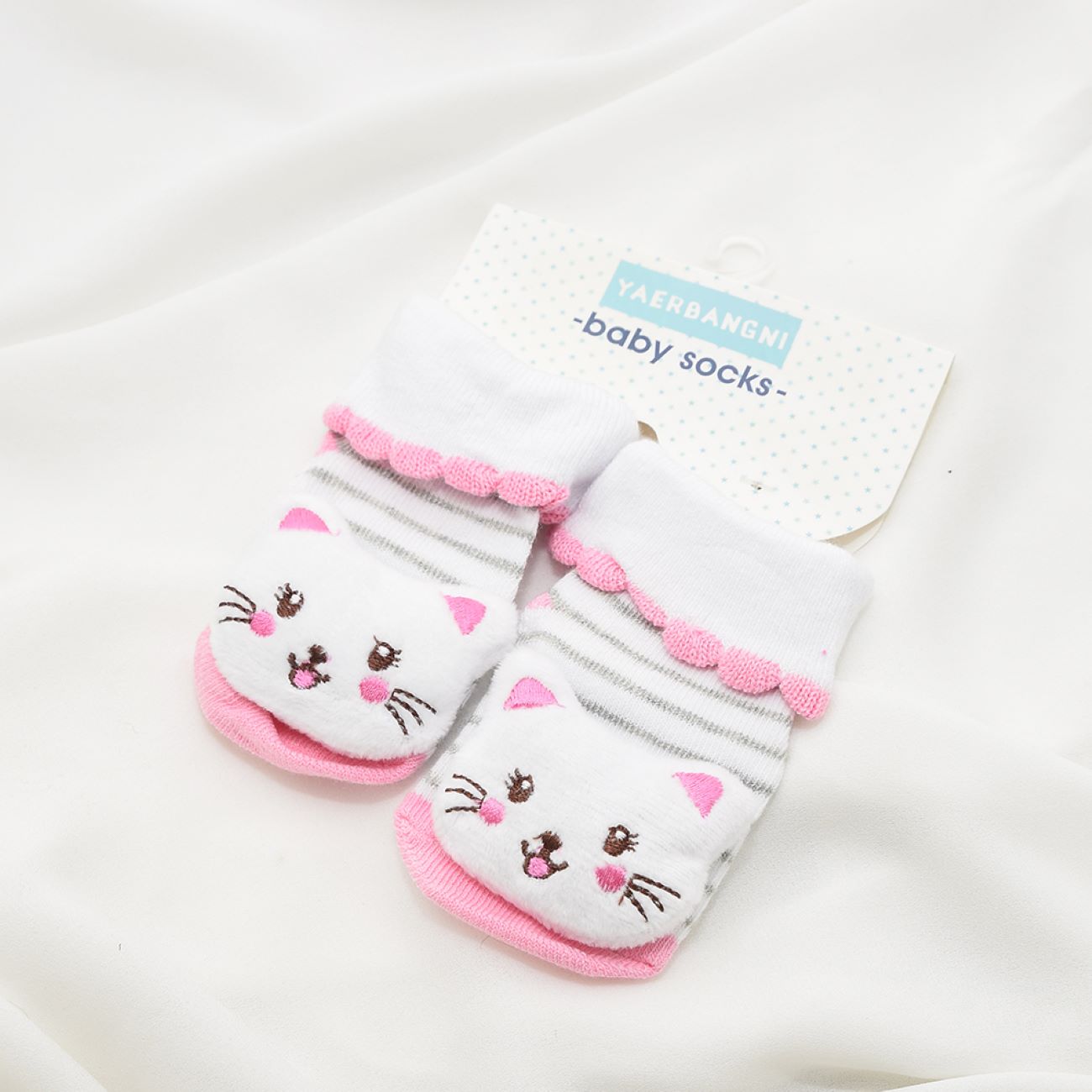 Witte Mode Sokken voor Meisjes – Kitty Pop Ontwerp