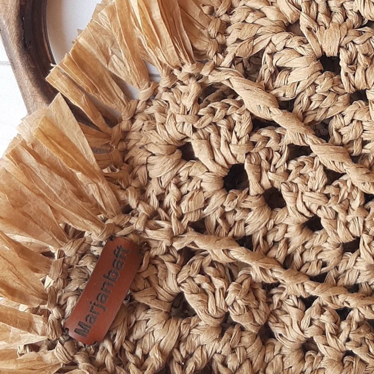 Handgeweven raffia tas – Handwaaier model