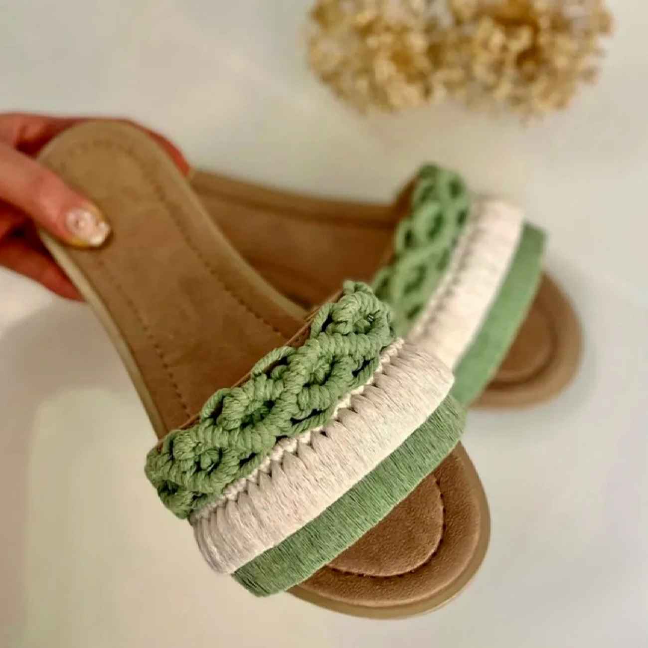 Lichtgewicht & Flexibele Macramé Slipper – Stijlvolle Optie voor Binnen Ontspanning of Gasten Thuis