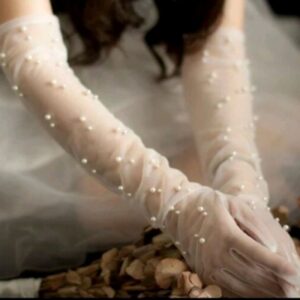 Luxe witte bruidshandschoenen met parels
