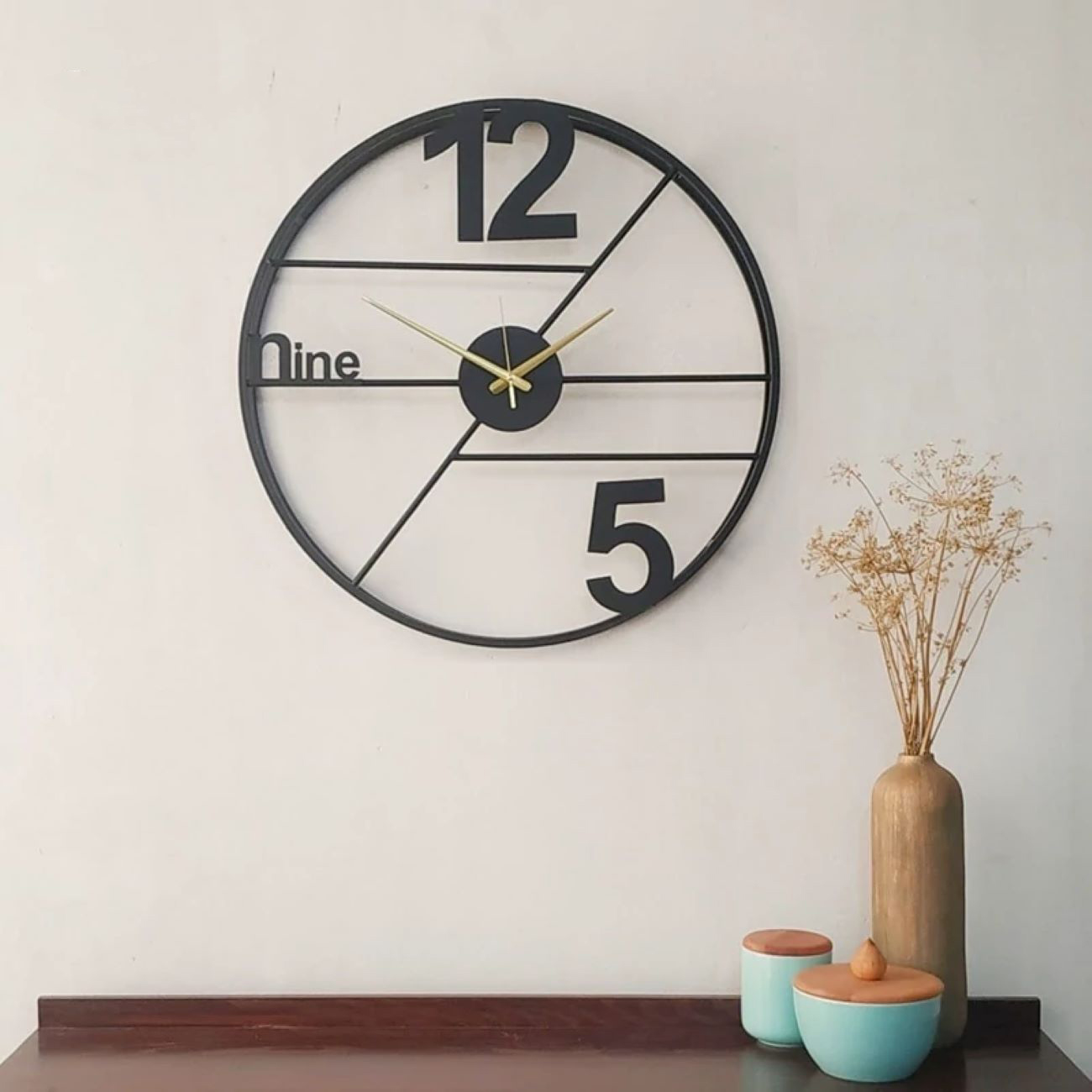 Minimalistische wandklok – Duurzaam Zwart Metaal