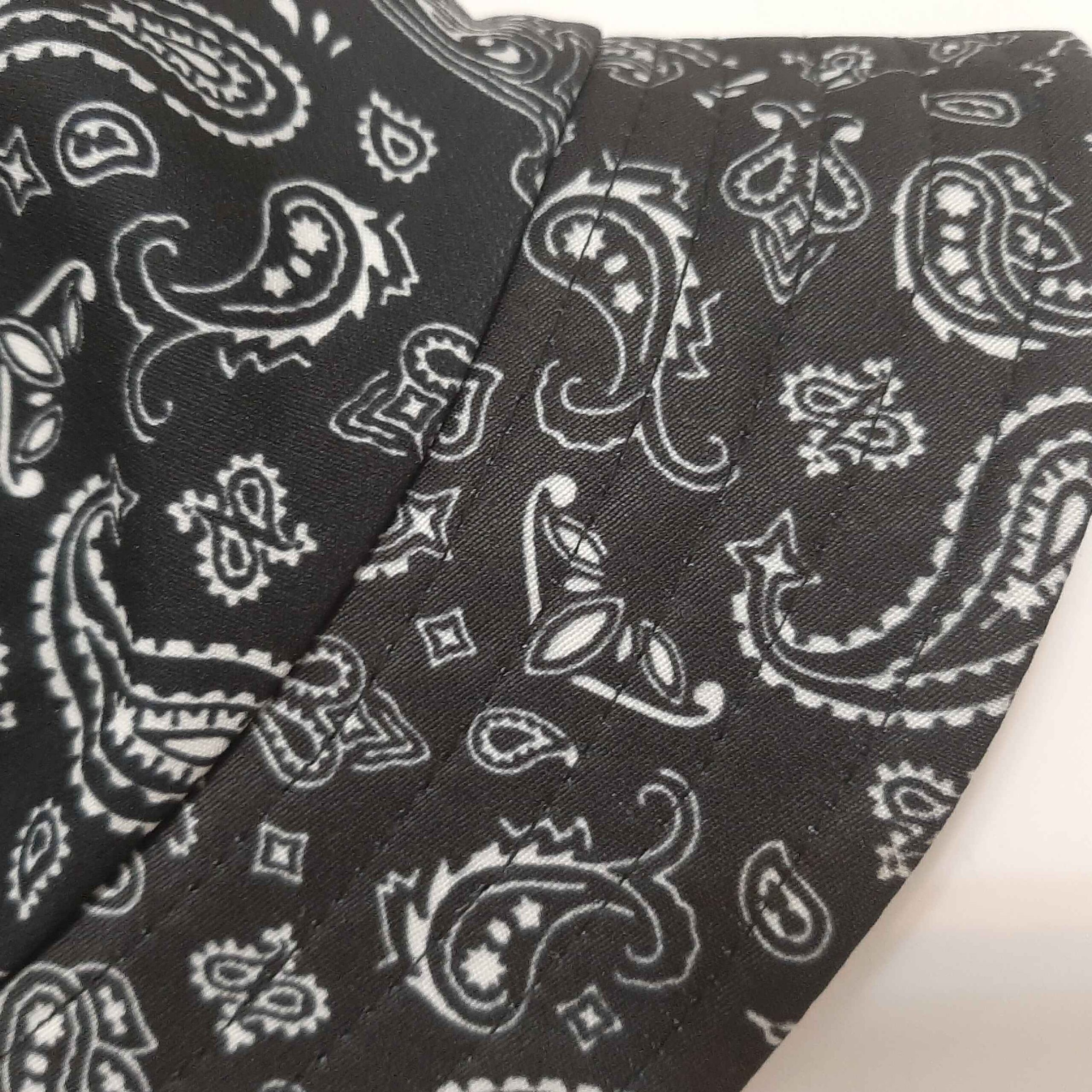 Zwarte Paisley Bucket Hat – Artistiek Design