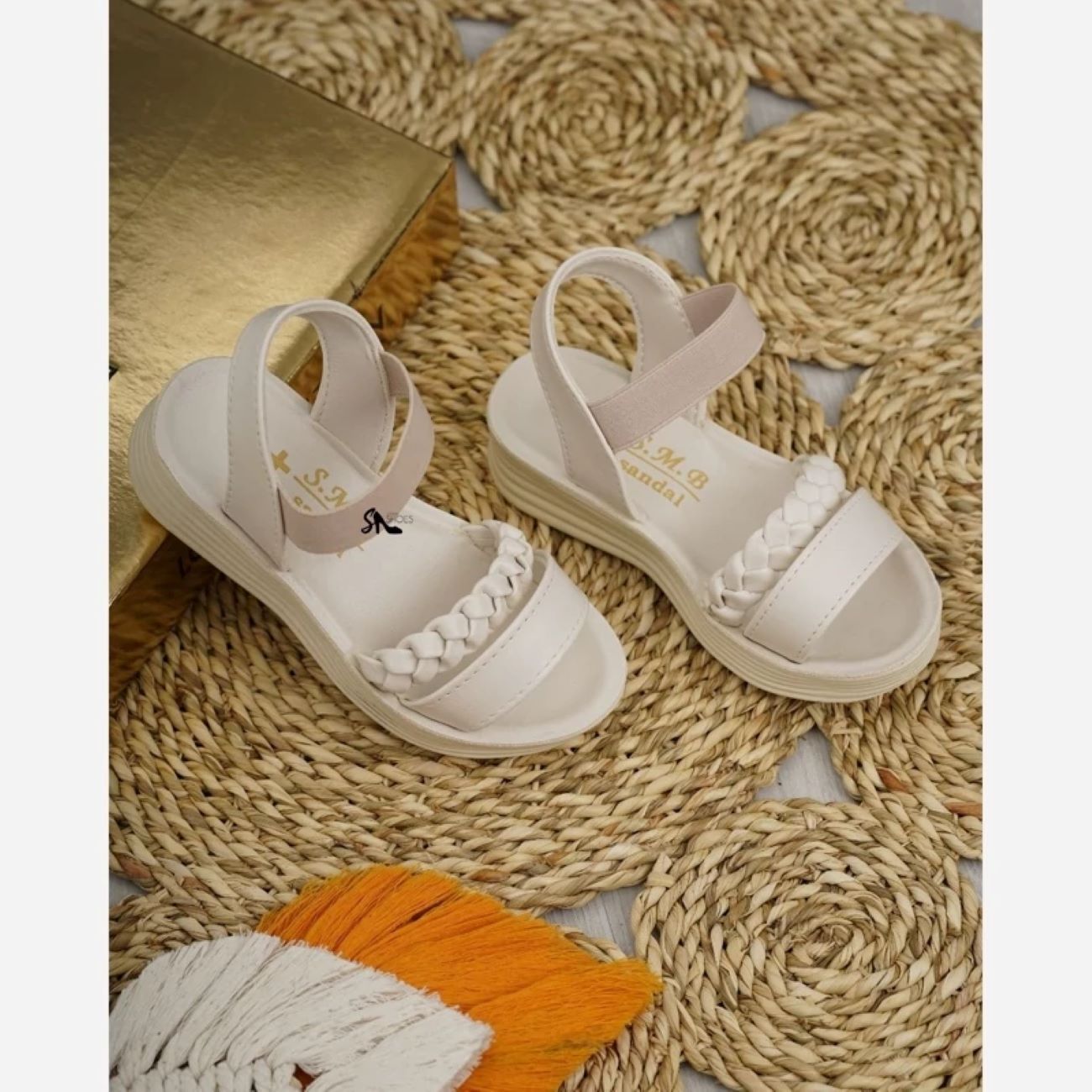 Perfect passende kindersandalen met verstelbare bandjes