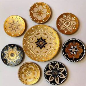 Keramische Wandborden met Traditioneel Geëmbossed Mandala Design — Set van 8