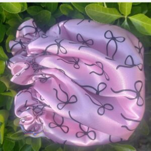 Roze Satijnen Bonnet – Luxe Haarbescherming met Strik