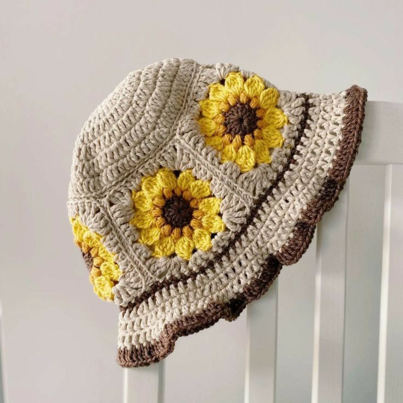 Zonnebloem Gehaakte Bucket Hat – Cream