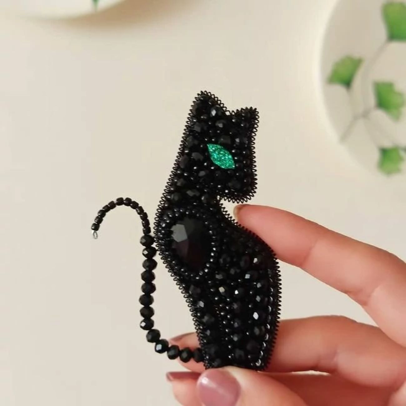 Charmante Geborduurde Kat Broche – Schattig en Kleurrijk