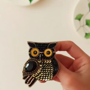 Verrukkelijke Geborduurde Uil Broche – Mystiek en Charmant