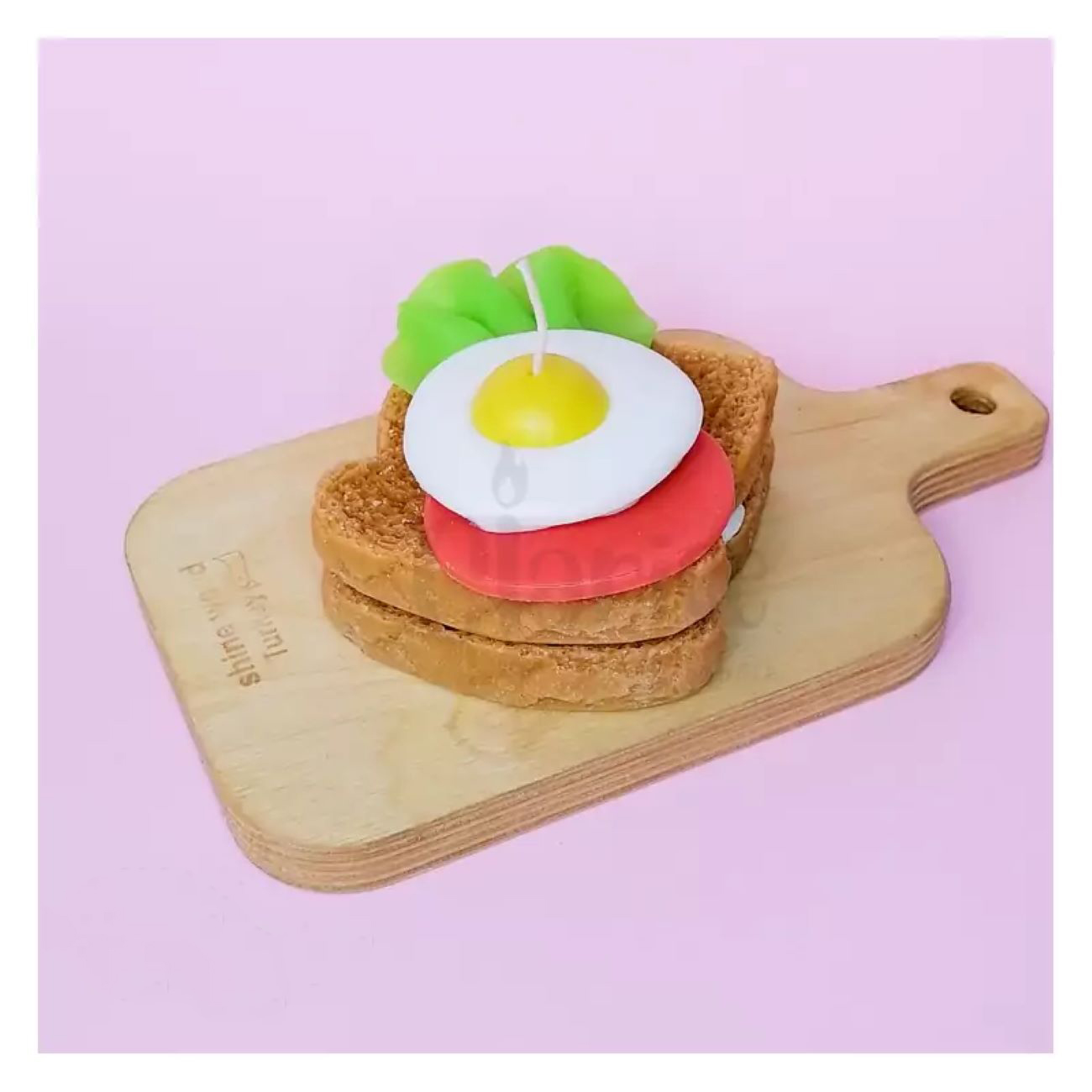 Handgemaakte Kaars in de Vorm van Toast met Ei