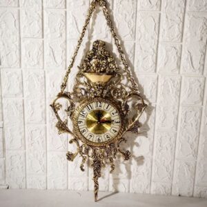 Grote Messing Hangende Wandklok met Messing Bloemhanger