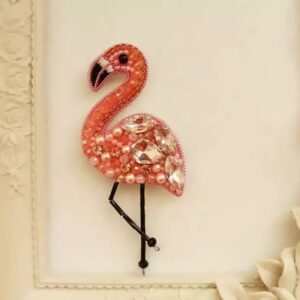 Flamingo Broche – Roze & Speels Geborduurd