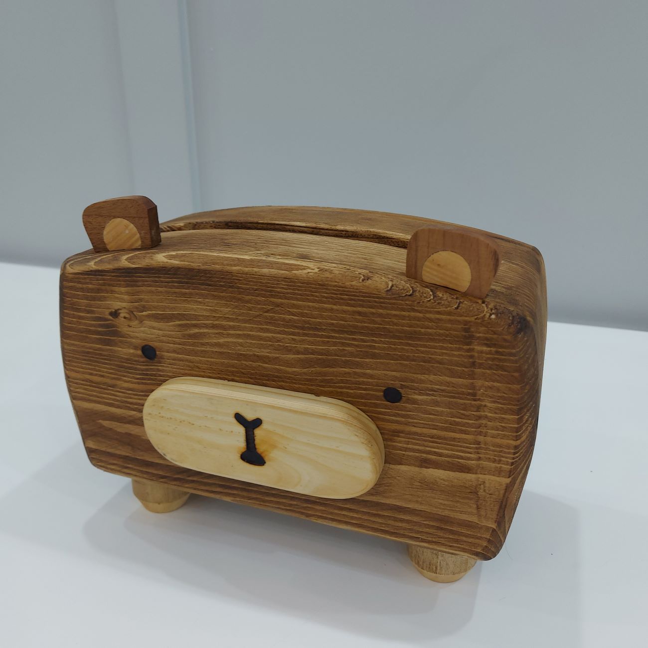 Houten Tissuebox Hoes – Speels Beer Ontwerp