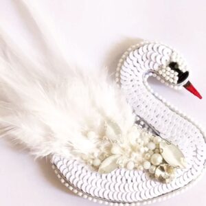 Zwaan Ontwerp Broche – Wit met Kralen