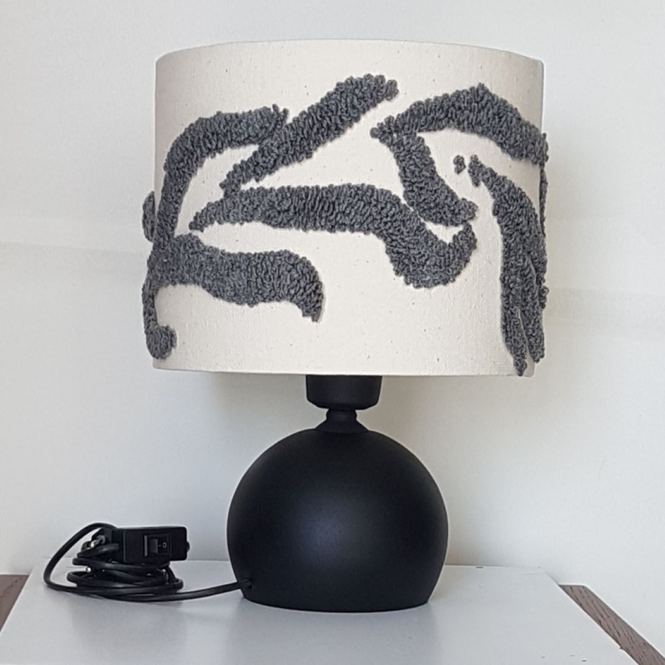 Unieke abstracte tafellamp – Artistieke minimalistische interieurdecoratie