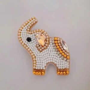 Levendige Geborduurde Olifant Broche – Mooi en Vrolijk