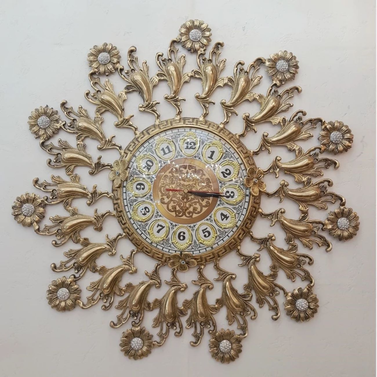 Vintage Geïnspireerde Messing Wandklok – Voegt een Vleugje Erfgoed toe aan Elke Ruimte