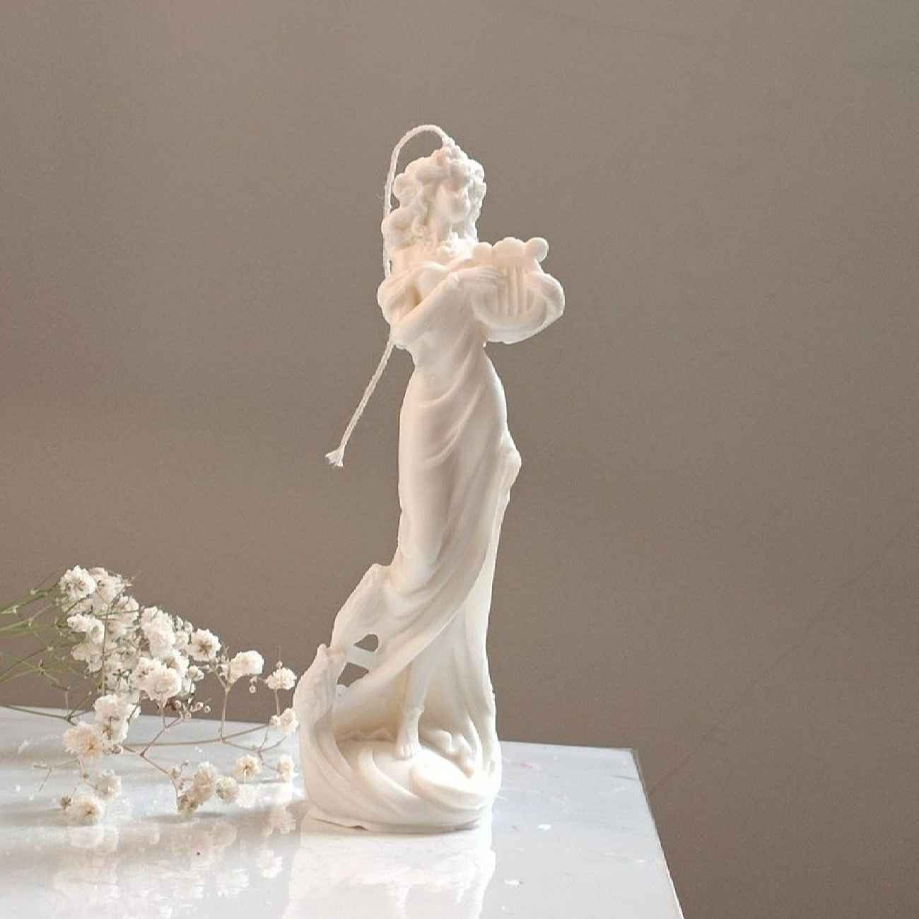 Meisje met Harp Kaars – Sculptuurkaars Paraffine
